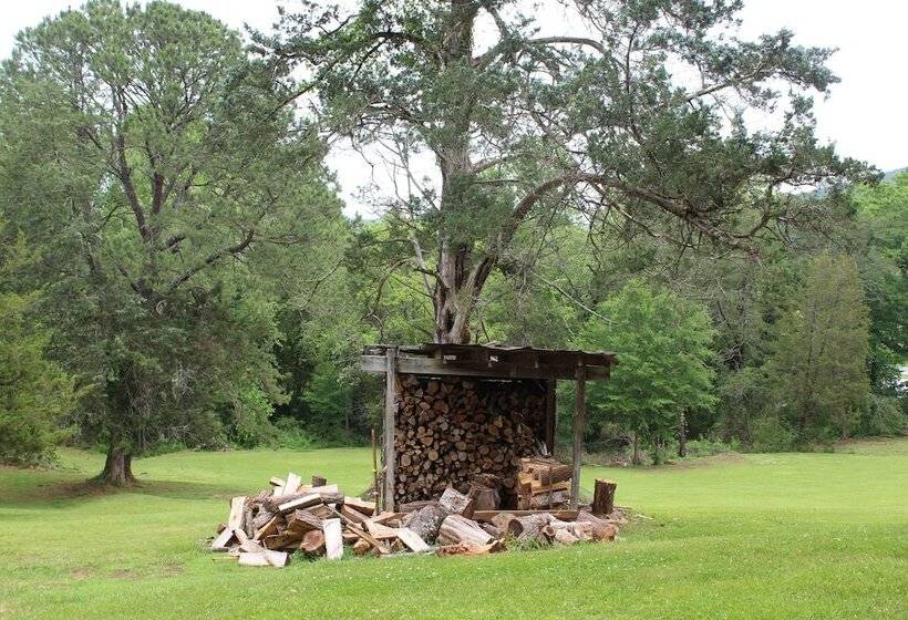 The Sautee Inn Bed & Breakfast