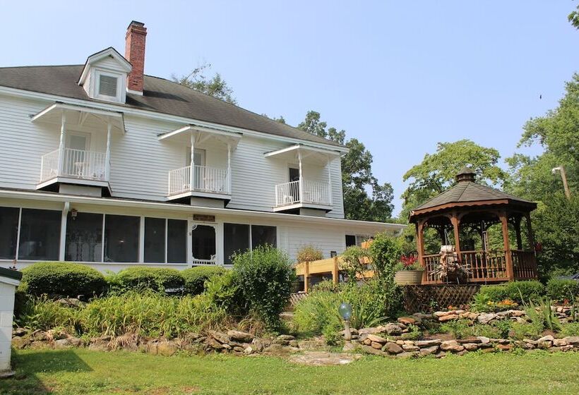 The Sautee Inn Bed & Breakfast