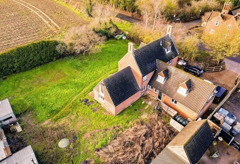 Unique 5bd Farm House Perfect For Relaxing