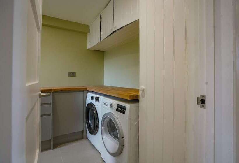 Unique 5bd Farm House Perfect For Relaxing