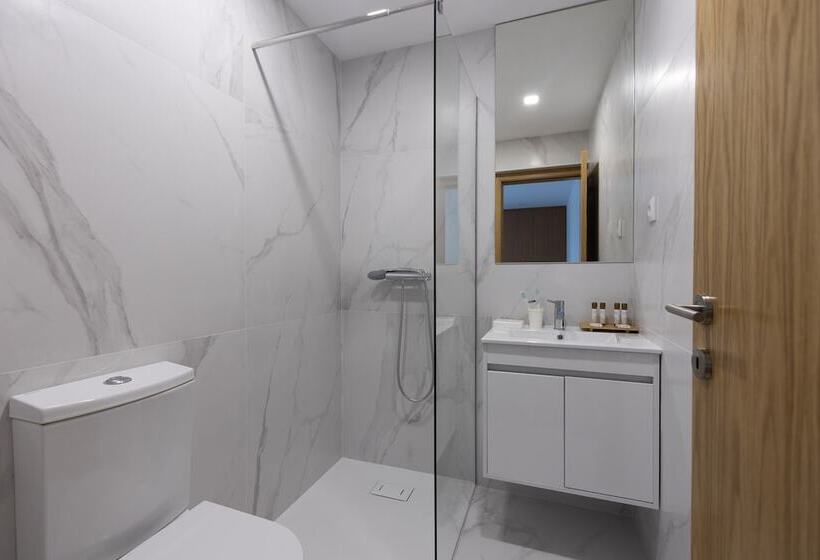 Abraços Dos Avós   Casas De Aldeia