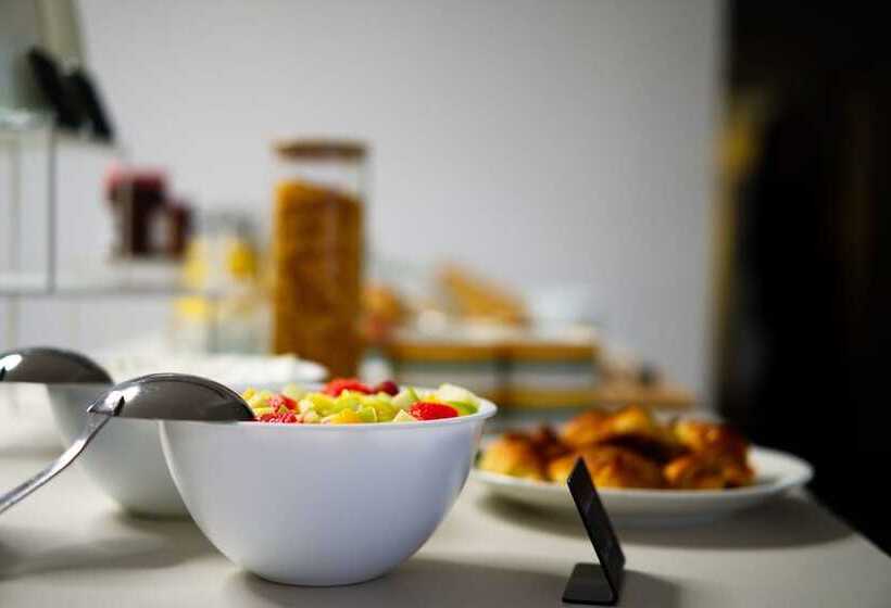 ユースホステル Beau M Paris