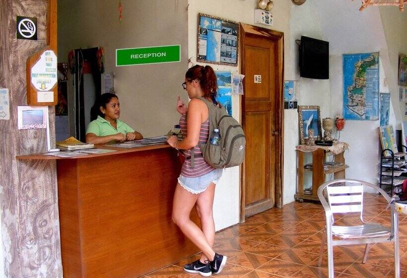 Общежитие Hostal Maxima