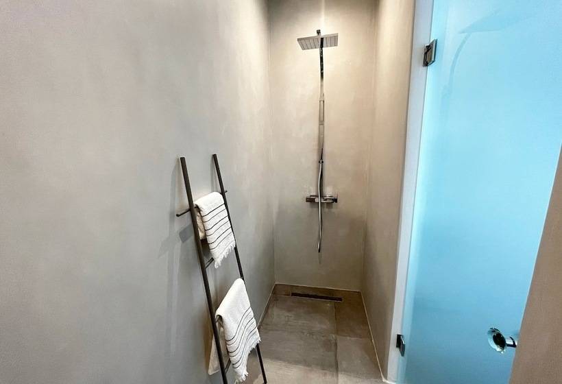 Alexander Suites