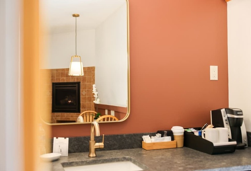 مبيت وإفطار Outland Chalet & Suites Great Smoky Mountains