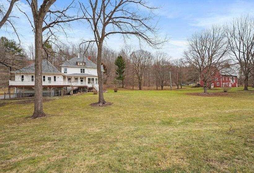 مبيت وإفطار Stratton Creek Inn