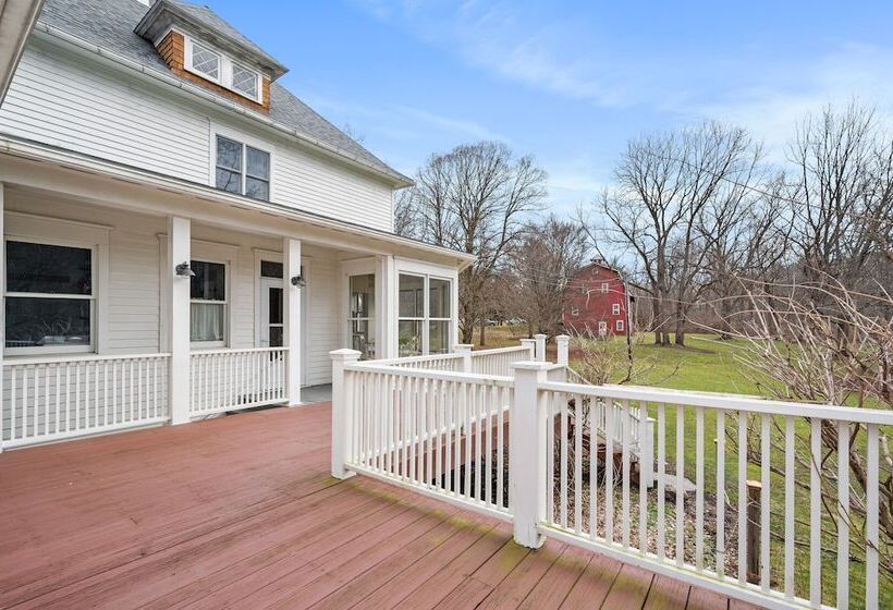 مبيت وإفطار Stratton Creek Inn