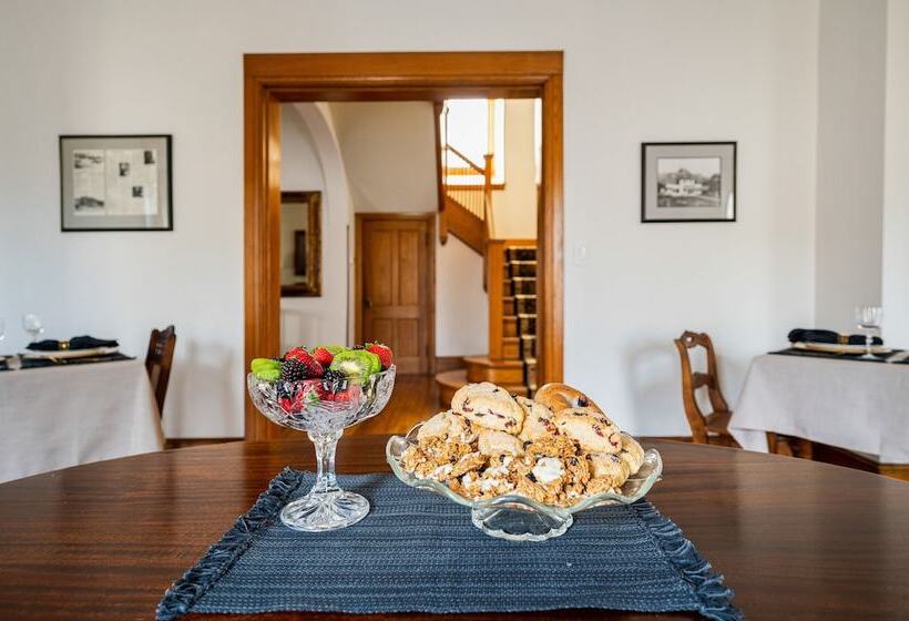 مبيت وإفطار Stratton Creek Inn