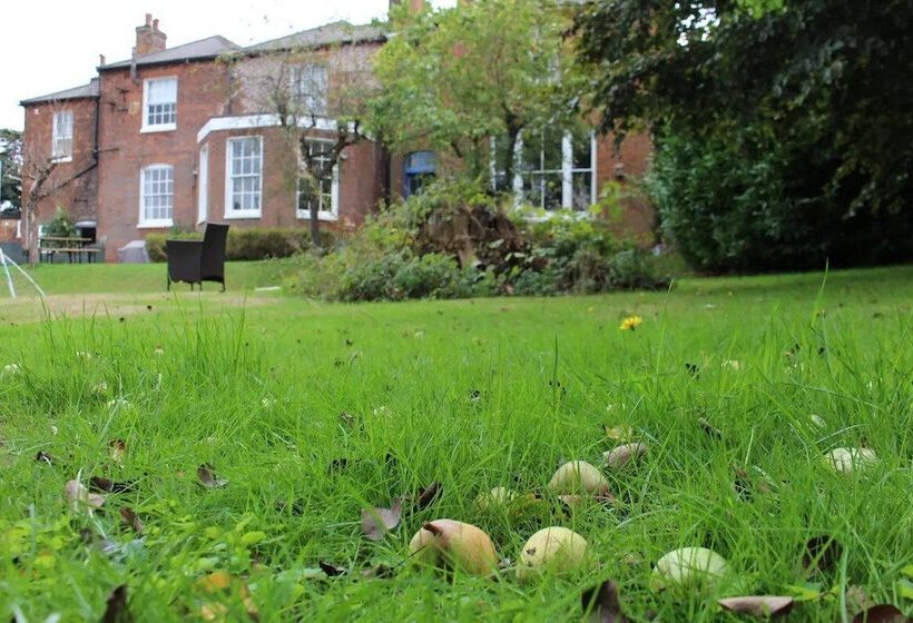 Bed and Breakfast Swollows House