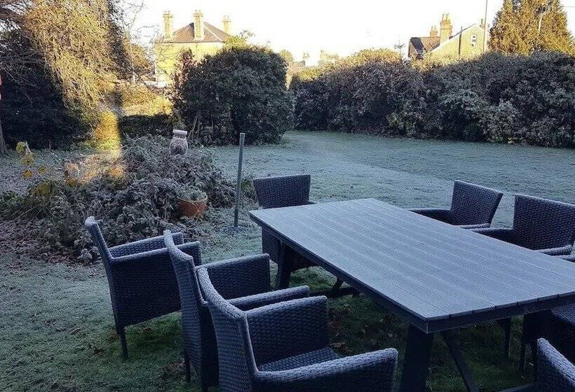 Bed and Breakfast Swollows House