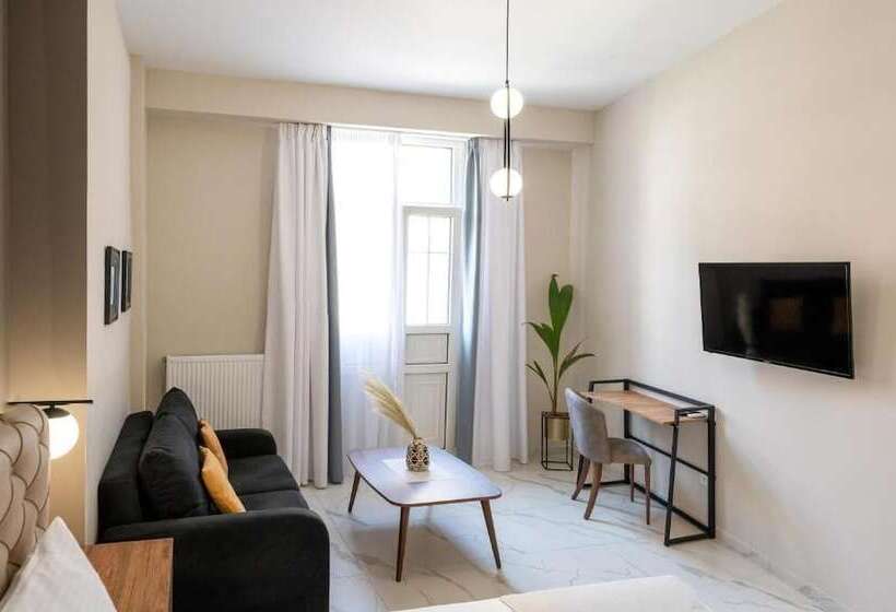 Black Onyx Comfort Suites