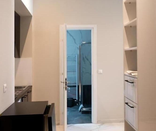 Black Onyx Comfort Suites