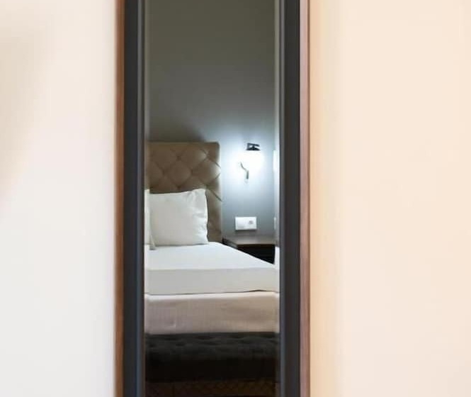 Black Onyx Comfort Suites