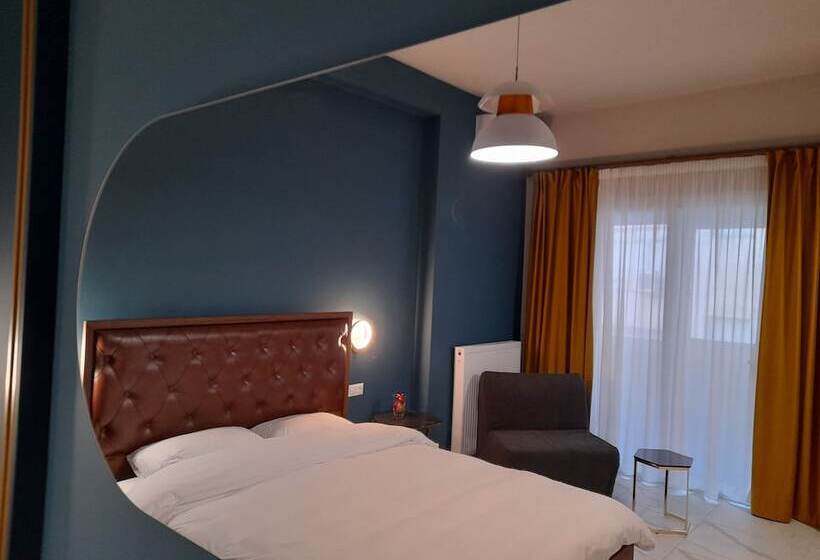 Black Onyx Comfort Suites