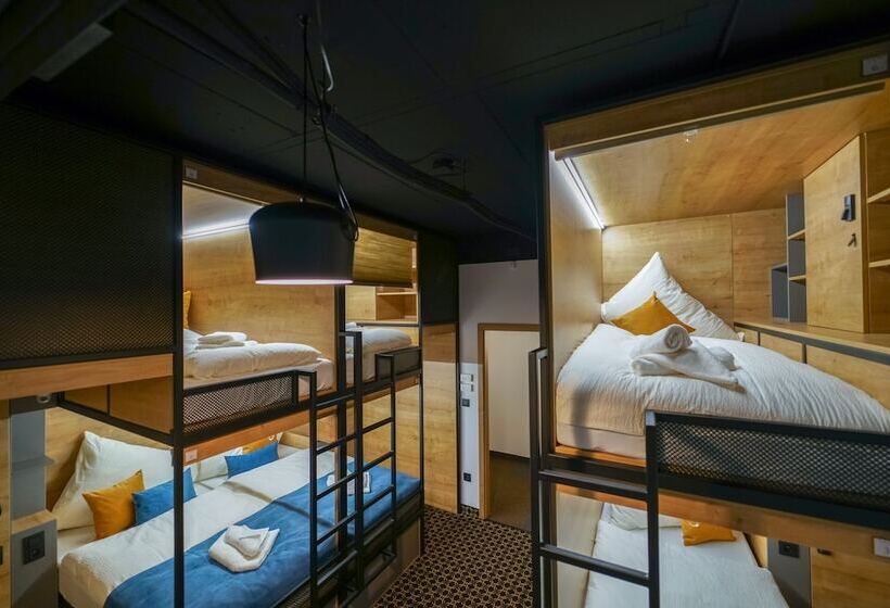 Chors Like A Hotel   Hostel