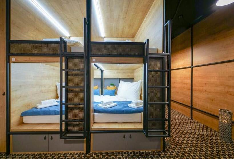 Chors Like A Hotel   Hostel