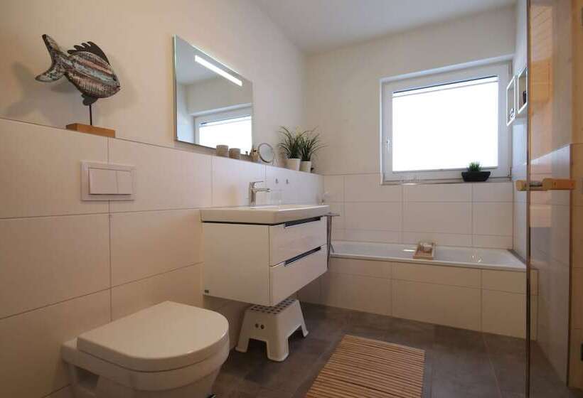 Diemelblick 12   Leni