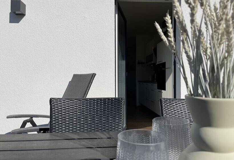 Diemelblick 12   Leni