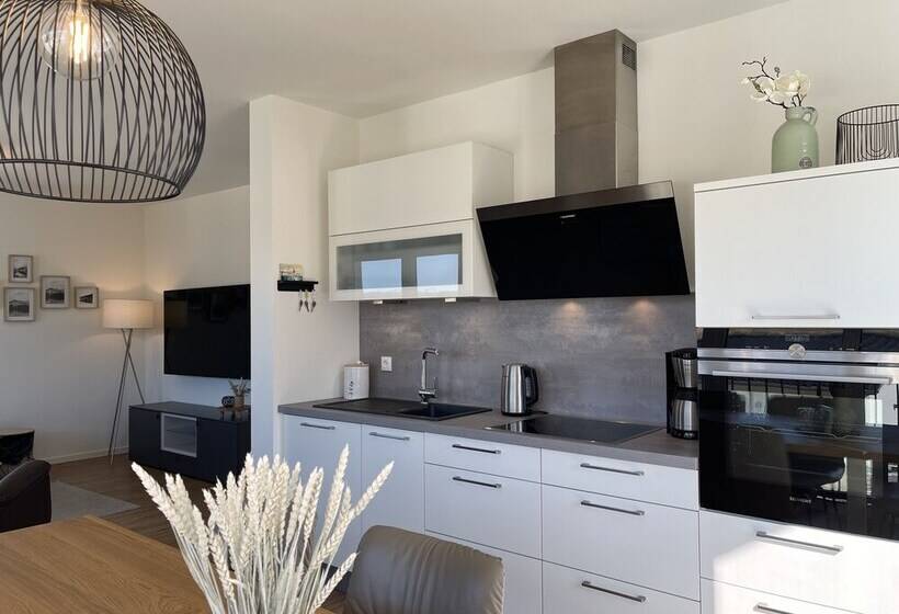 Diemelblick 12   Leni