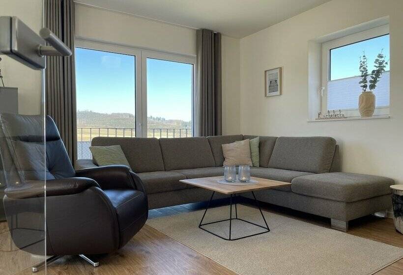 Diemelblick 12   Leni