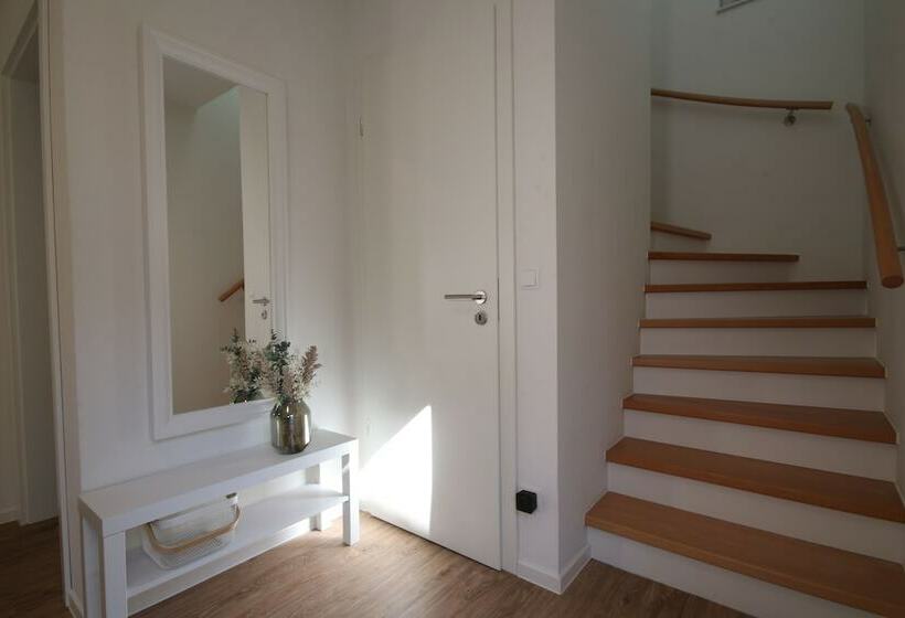 Diemelblick 12   Leni