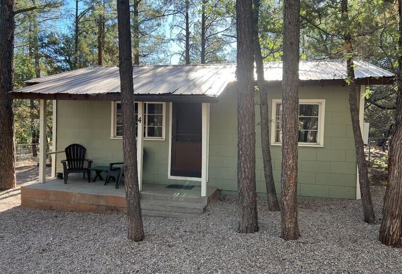Hidden Rest Cabins And Resort