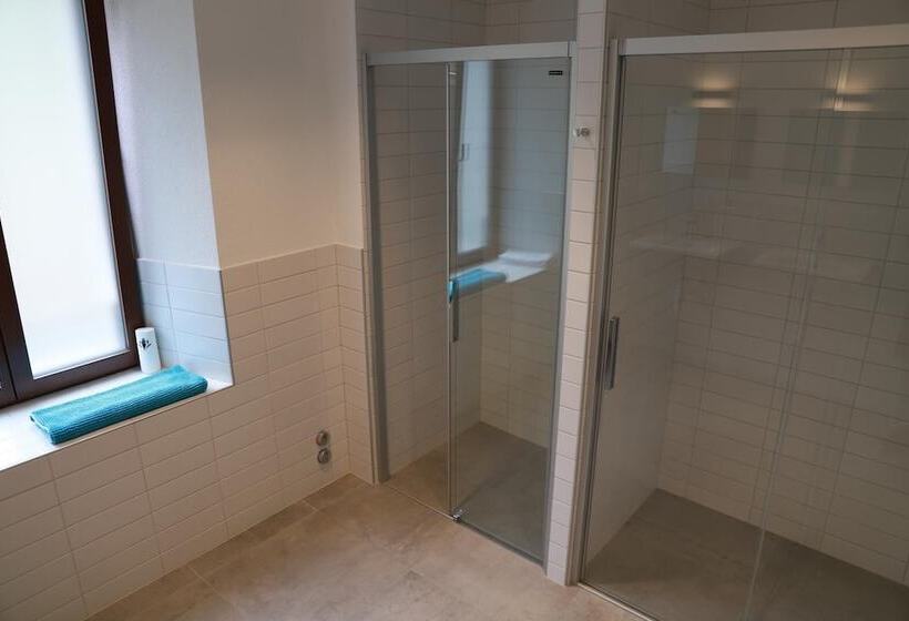 Hostal L Auberge De Noiraigue