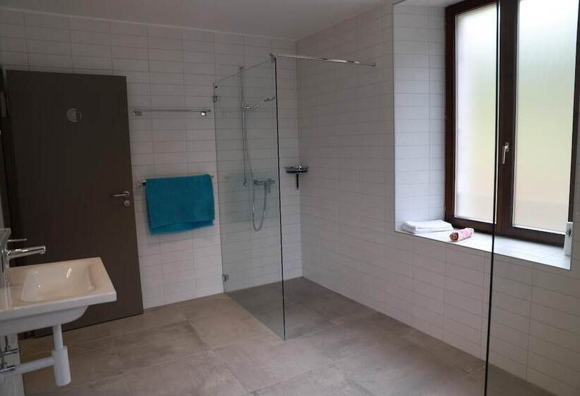 Gæstgiveri L Auberge De Noiraigue