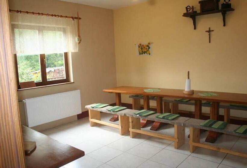 Hostel Flores
