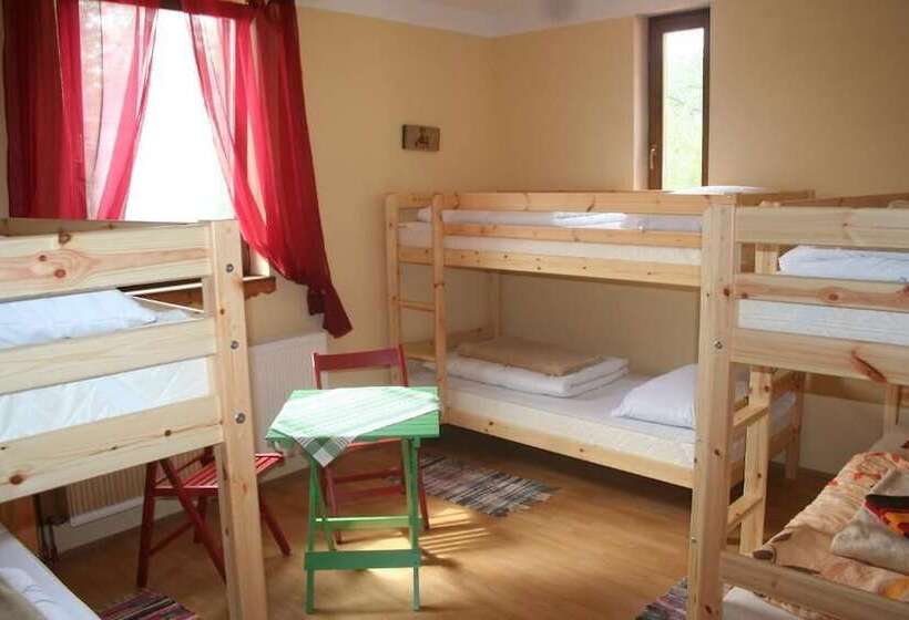 Hostel Flores