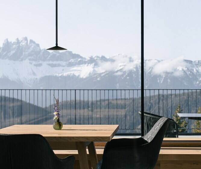 Отель Anders Suites
