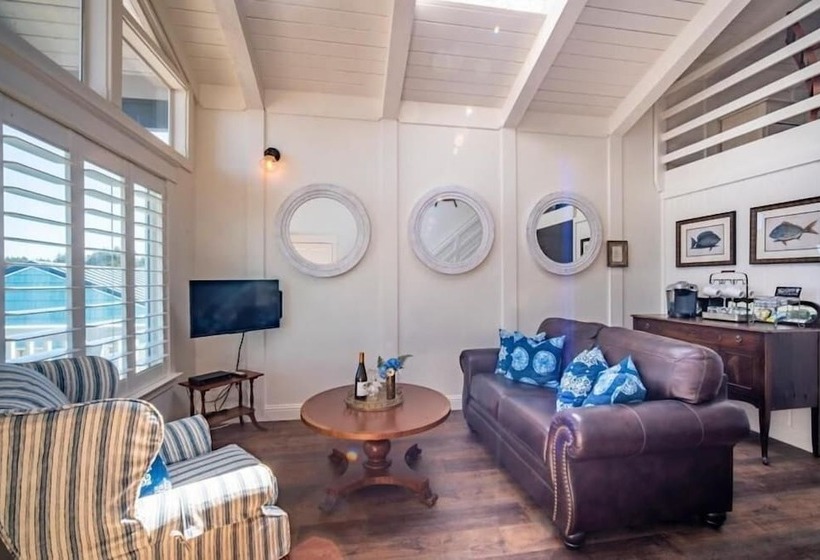 فندق Bandon Marina Inn