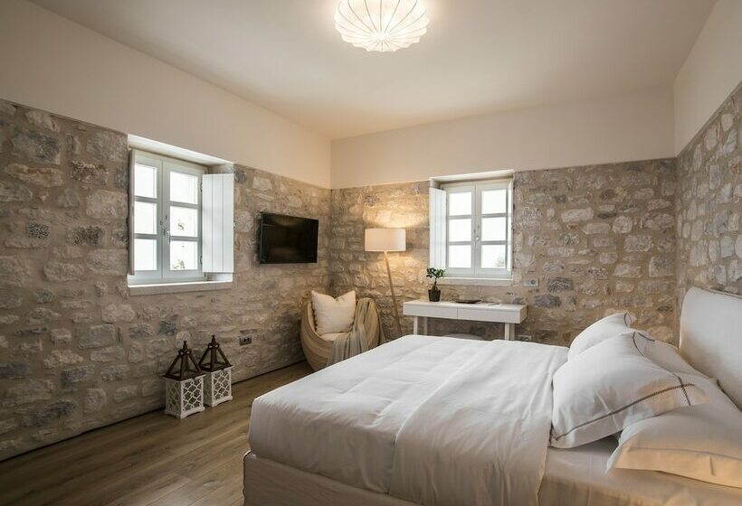 בית מלון כפרי Bassa Maina Villas & Suites