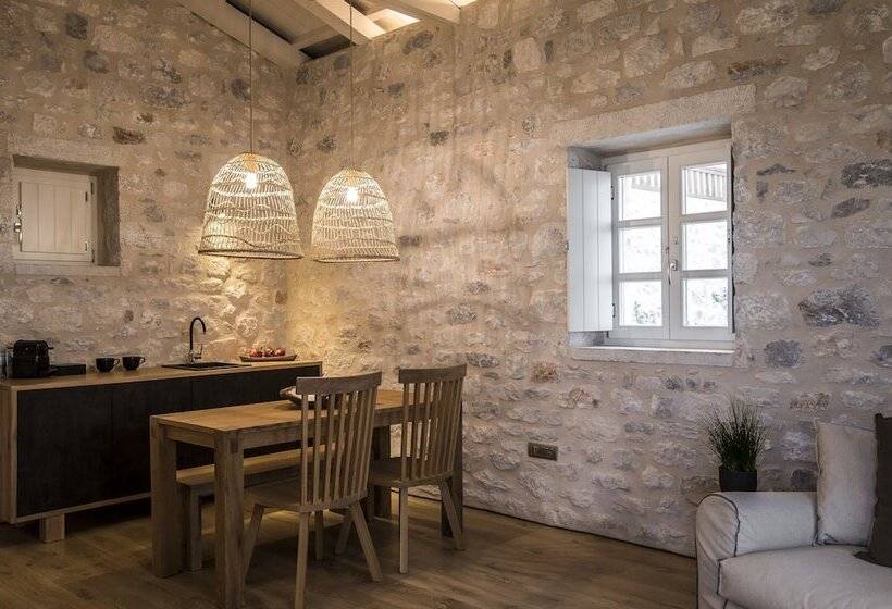 בית מלון כפרי Bassa Maina Villas & Suites