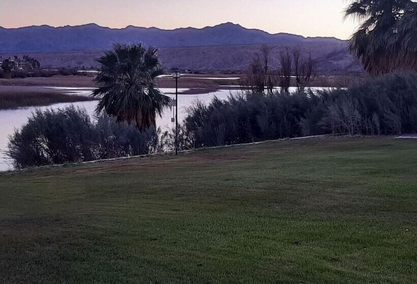 فندق Bayshore Inn