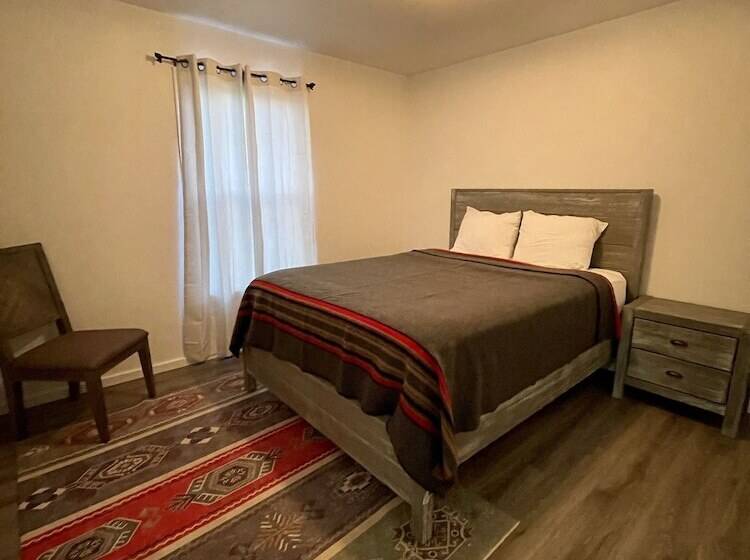 Отель Black Tree Resort   The Lodge