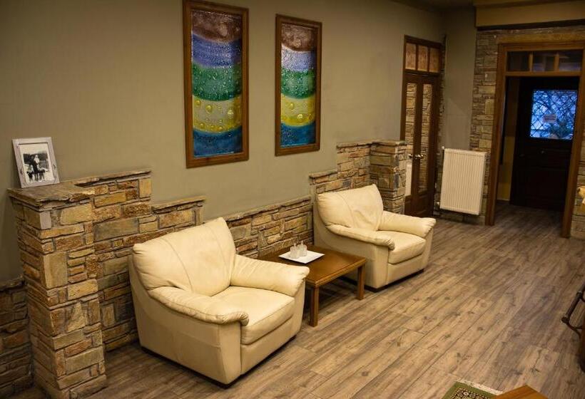 בית מלון כפרי Defkalion