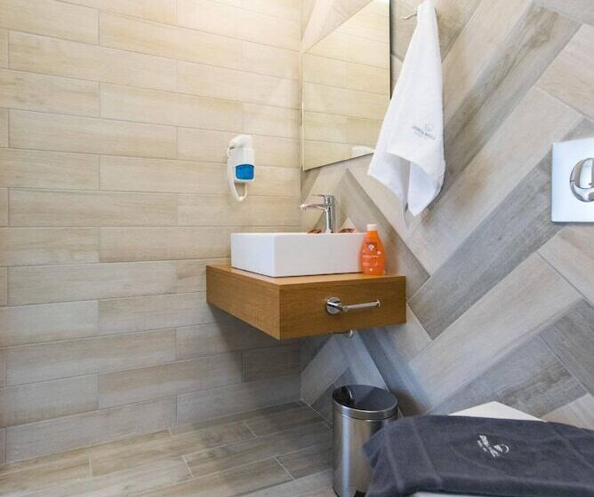 בית מלון כפרי Dimamiel Malia Inn