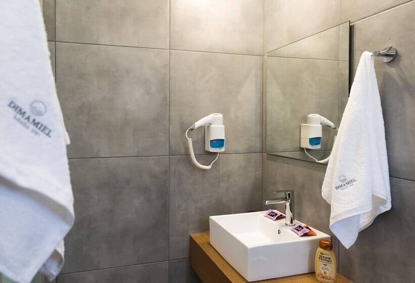 בית מלון כפרי Dimamiel Malia Inn