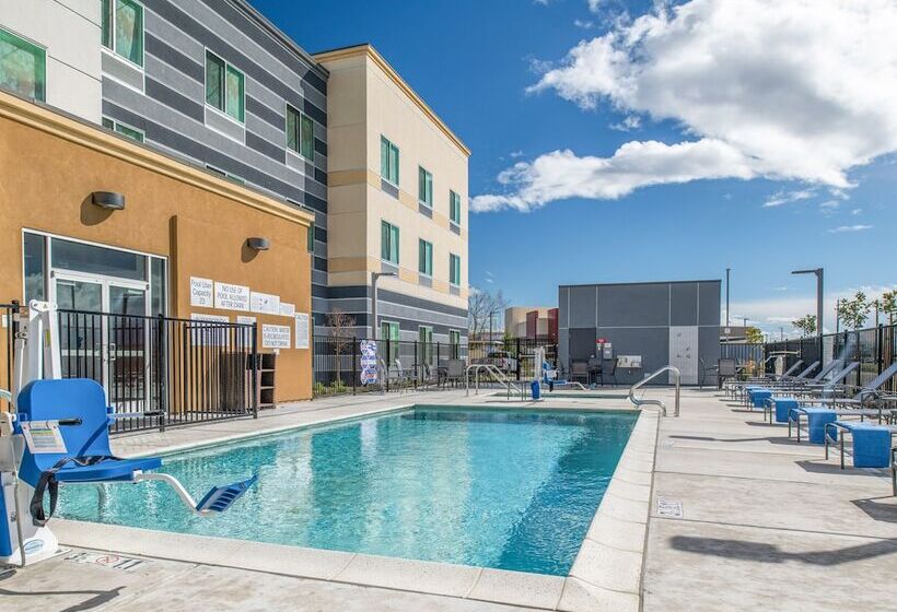 Отель Fairfield By Marriott Inn & Suites Winters Davis