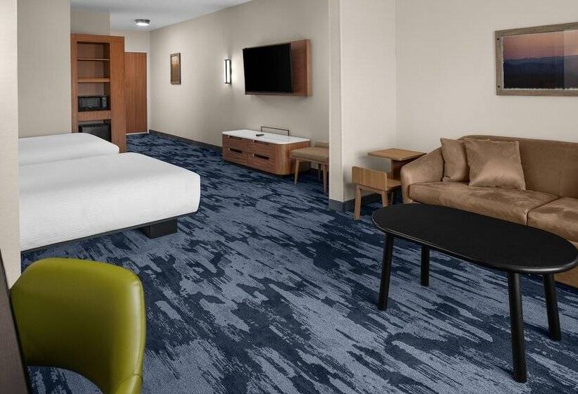 Отель Fairfield By Marriott Inn & Suites Winters Davis