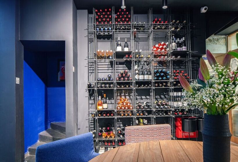 هتل Gd Gallery Suites