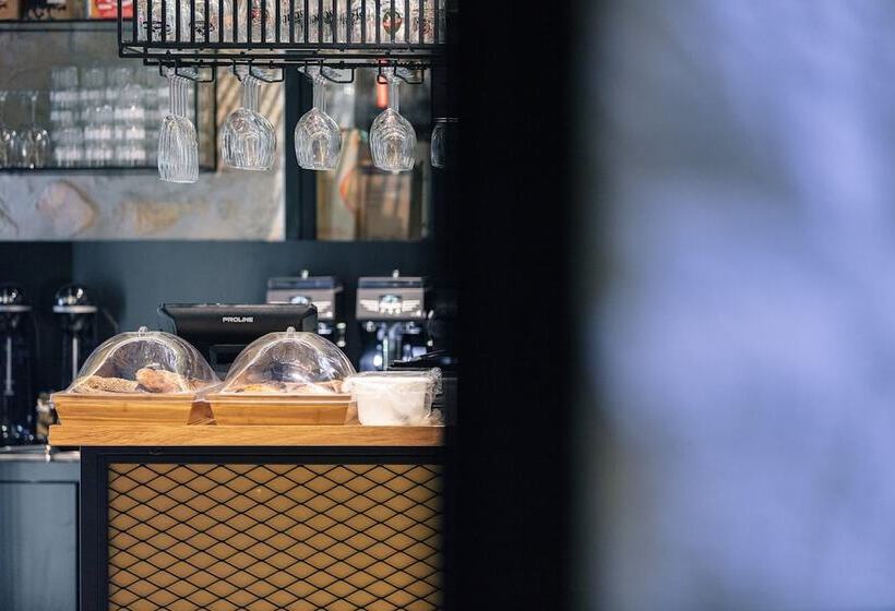 هتل Gd Gallery Suites