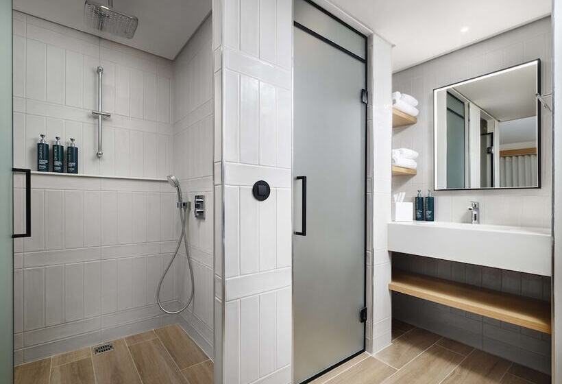 هتل Hilton Garden Inn Evora