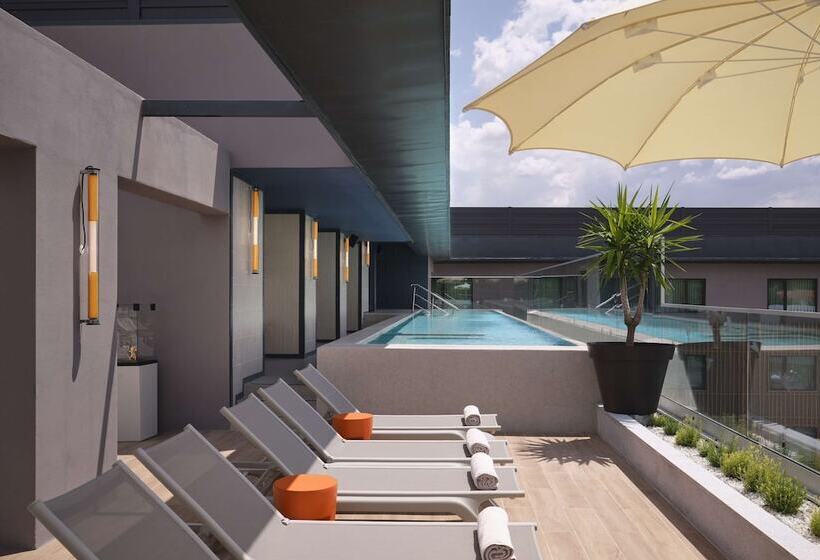 هتل Hilton Garden Inn Evora