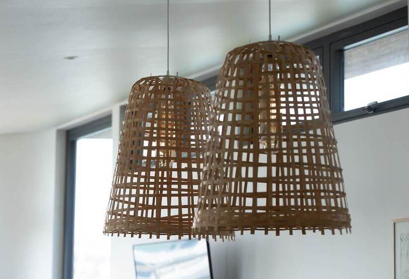 فندق Houseboat Eleuthera