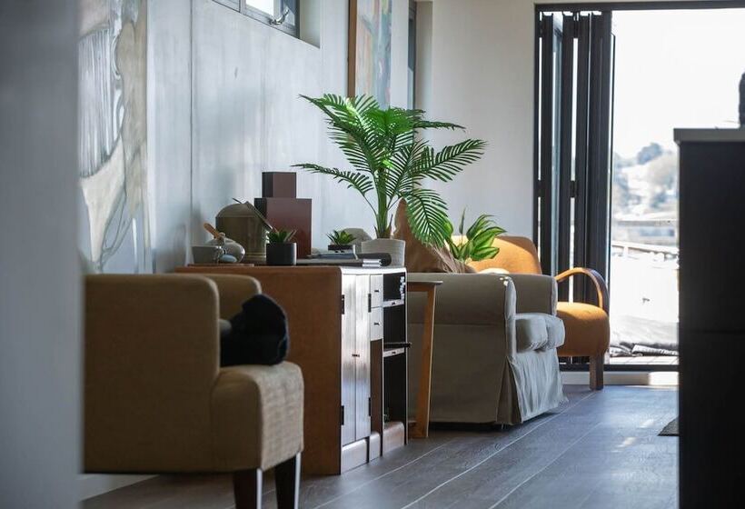 فندق Houseboat Eleuthera