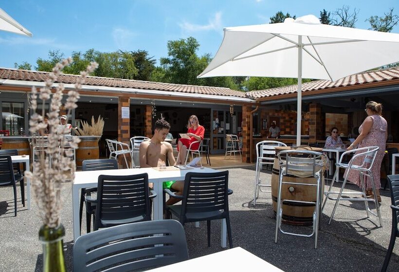 ホテル Les Ourmes