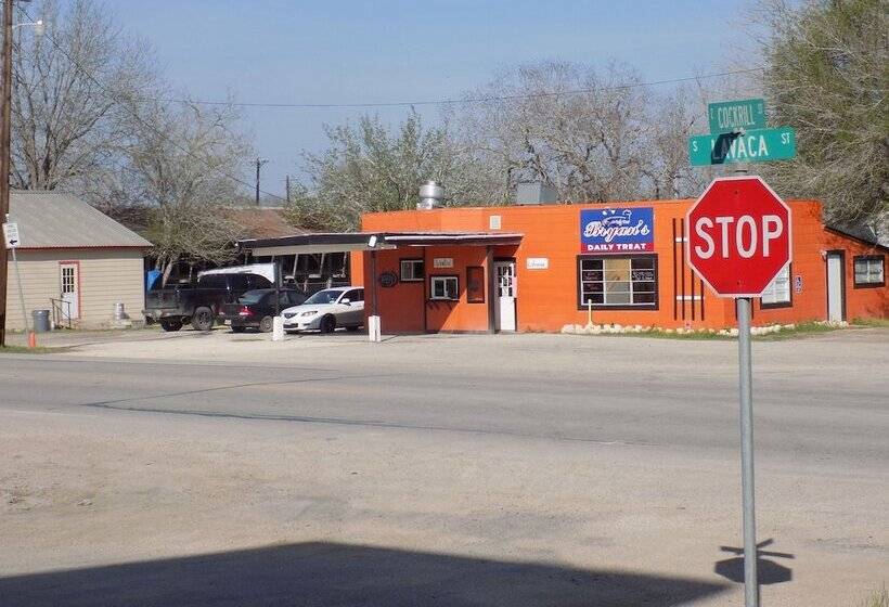 酒店 Moulton Inn & Suites