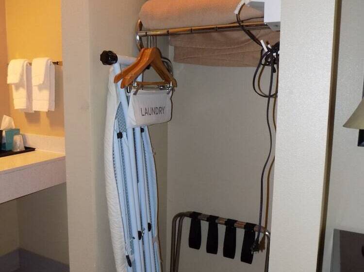 酒店 Moulton Inn & Suites